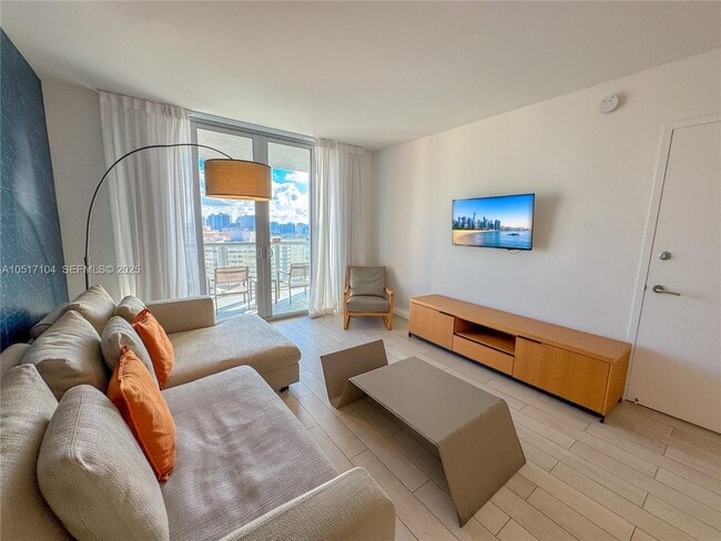 2602 E Hallandale Beach Blvd in Hallandale Beach, FL - Building Photo - Building Photo