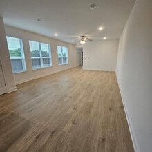 10017 Milton Albert Way in Austin, TX - Building Photo - Building Photo