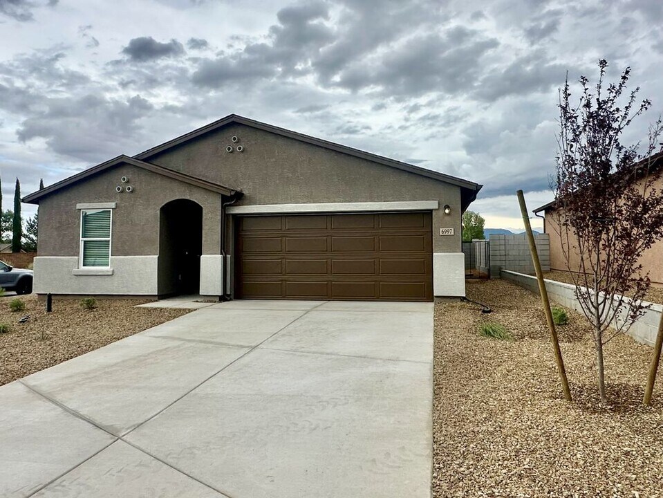 6997 Bowen Blvd in Prescott Valley, AZ - Building Photo