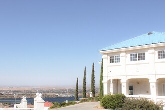 238 Lakeview Dr in Palmdale, CA - Building Photo - Building Photo