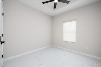4 Vision St in Rio Grande City, TX - Foto de edificio - Building Photo
