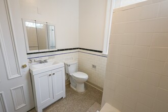 497 Warren St, Unit 2 in Boston, MA - Building Photo - Building Photo