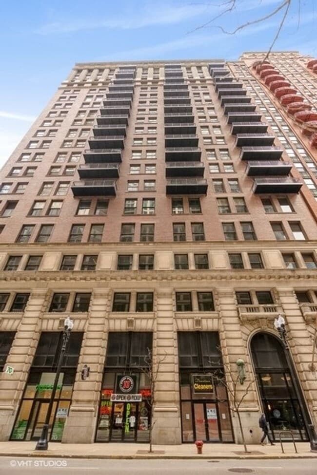 property at 212 W Washington St
