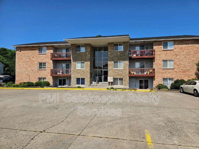 property at 5385 Camelot Dr