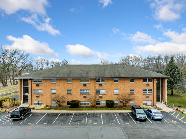 2425 Wesleyan Ave in Rockford, IL - Building Photo - Building Photo