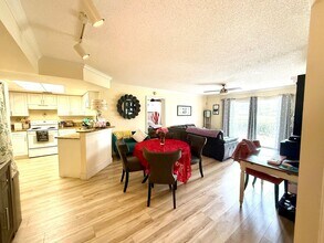 700 Crestwood Ct S in Royal Palm Beach, FL - Building Photo - Building Photo