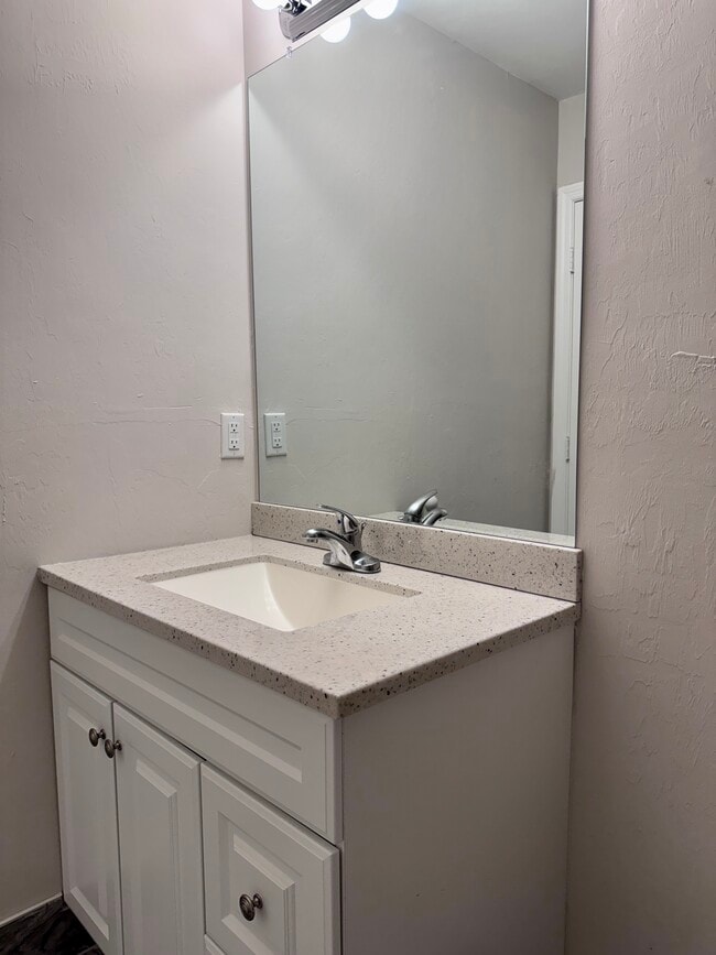 27600 S View Dr in Bonita Springs, FL - Building Photo - Building Photo