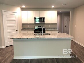 10449 Ruffian Rte in Daphne, AL - Building Photo - Building Photo