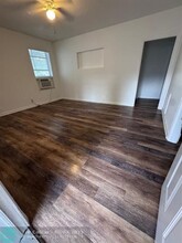 306 N Lakeside Ct in West Palm Beach, FL - Building Photo - Building Photo
