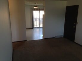 609 Kennedy Dr, Unit 603 Kennedy Drive in Grand Island, NE - Building Photo