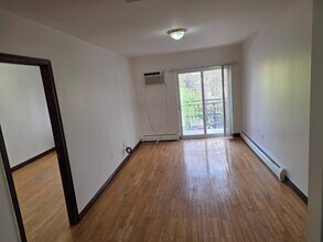 40-14 194th St in Queens, NY - Building Photo - Building Photo