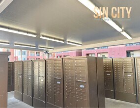 51 E Agate Ave, Unit 405 in Las Vegas, NV - Building Photo - Building Photo