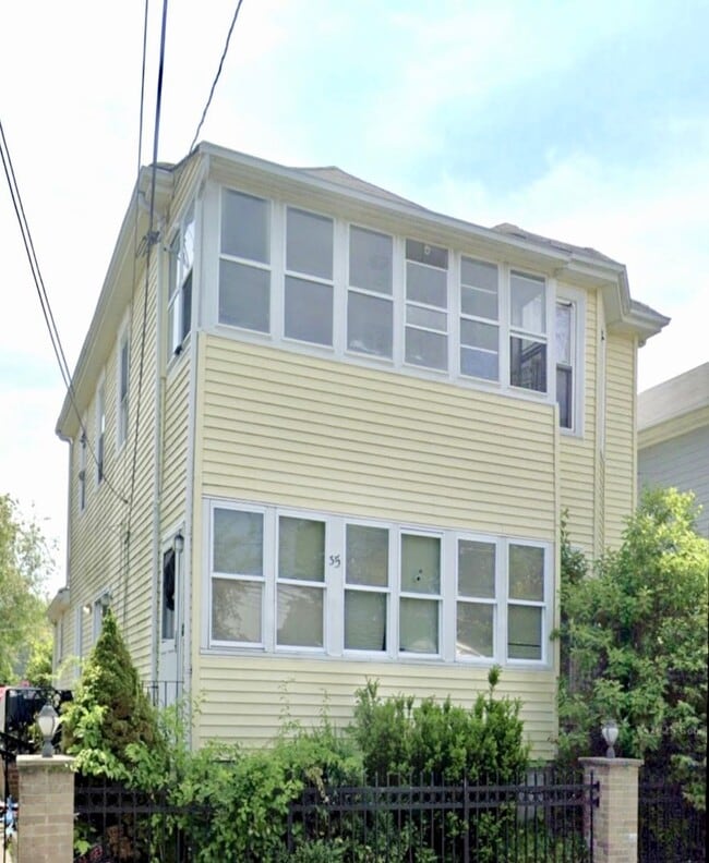35 Gloucester St