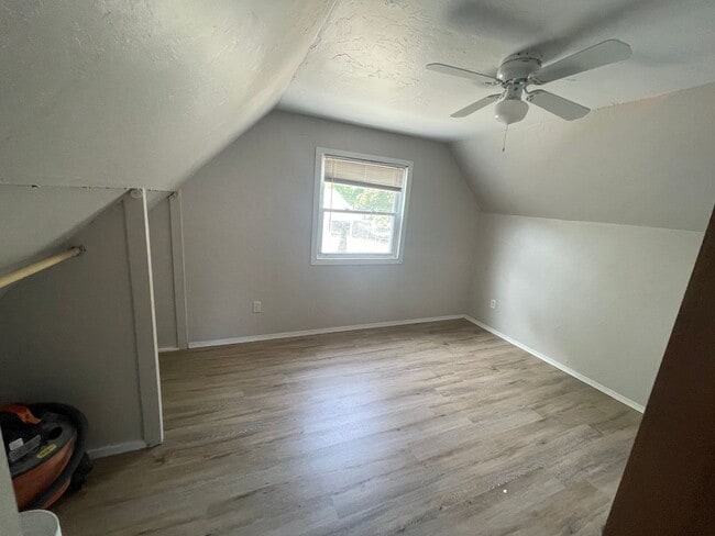 property at 2004 Farlin Ave