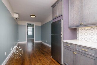187 Kent Ave, Unit 611 in Brooklyn, NY - Building Photo - Building Photo