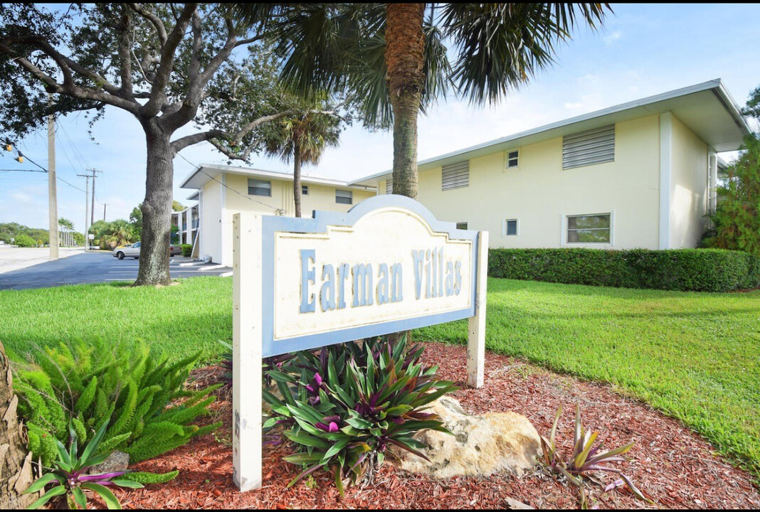 510 Prosperity Farms Rd, Unit Earman Villas 3B in North Palm Beach, FL - Building Photo