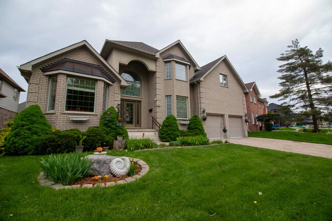 property at 206 Ambleside Dr