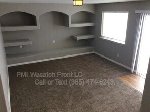 8914 Black Pine St in West Jordan, UT - Building Photo - Building Photo