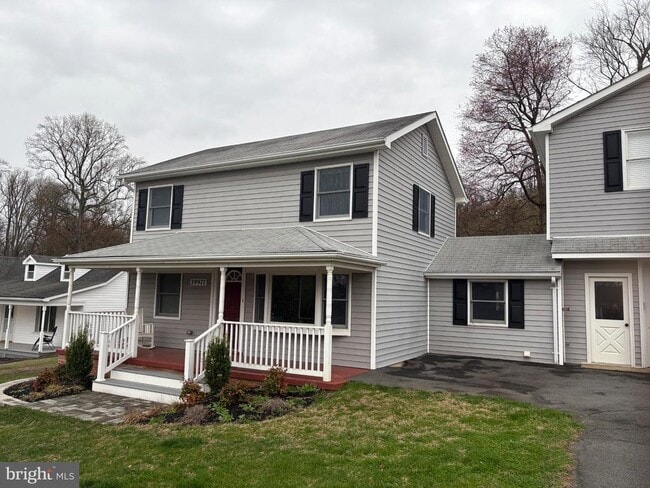 39977 Peacock Cir in Paeonian Springs, VA - Building Photo - Building Photo