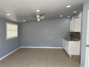 309 Riverdale Rd in Palm Springs, FL - Building Photo - Building Photo