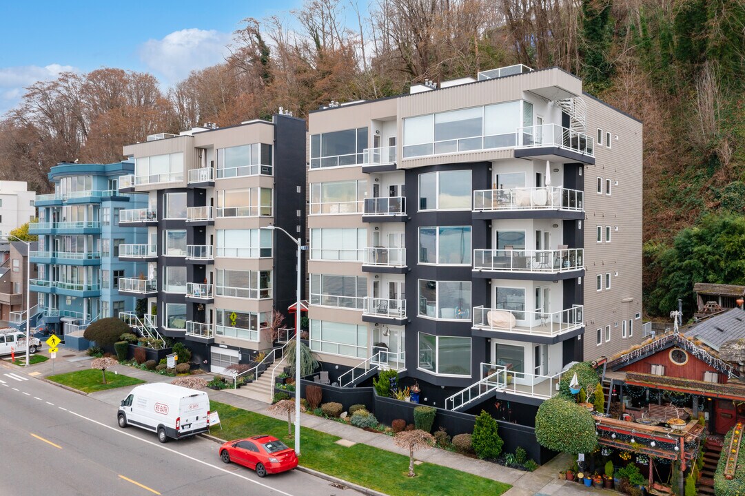 1388 Alki Ave SW in Seattle, WA - Foto de edificio