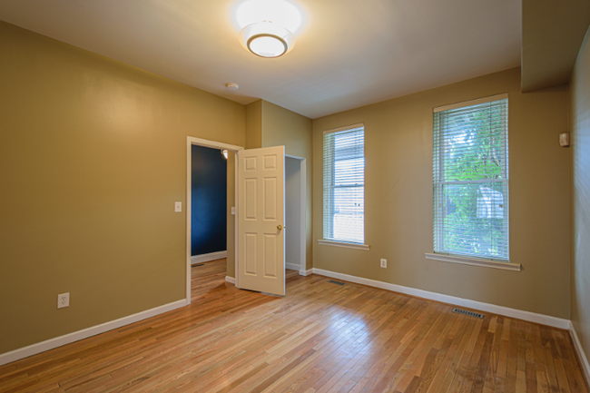 property at 611 Otis Pl NW