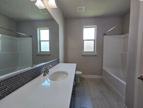 1028 Chinook Dr in Richland, WA - Foto de edificio - Building Photo