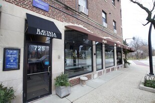 725 St Johns Ave in Highland Park, IL - Building Photo