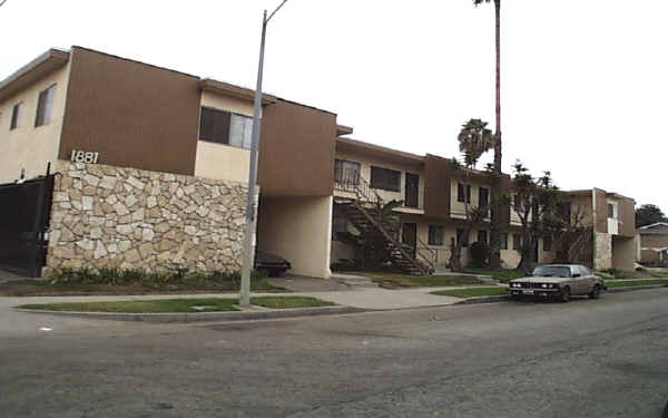 1881 W 27th St in Los Angeles, CA - Building Photo