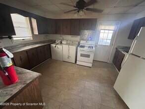 945 Woodlawn St in Scranton, PA - Building Photo - Building Photo