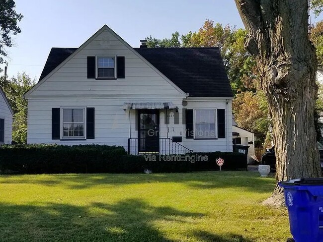 property at 1025 W Leafland Ave