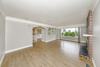 15398-15328 28 Ave in Surrey, BC - Foto de edificio - Building Photo