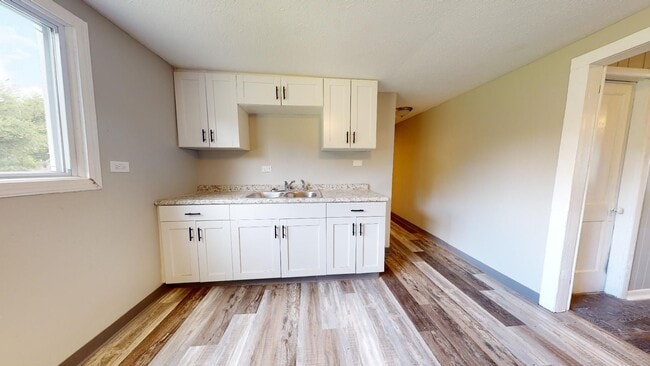 4023 Valley Rd in Cleveland, OH - Building Photo - Building Photo