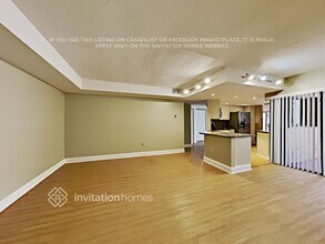 10420 SW 67th St in Miami, FL - Foto de edificio - Building Photo