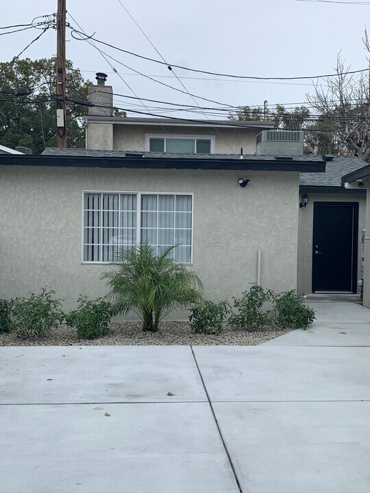 139 N Lamer St, Unit A in Burbank, CA - Building Photo