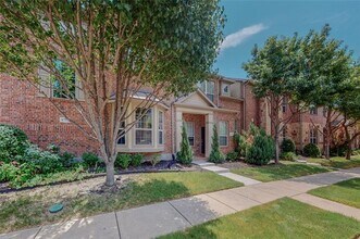 8712 Iron Horse Dr in Irving, TX - Building Photo - Building Photo