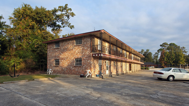 Highland Oaks Apartments in Slidell, LA - Building Photo - Building Photo