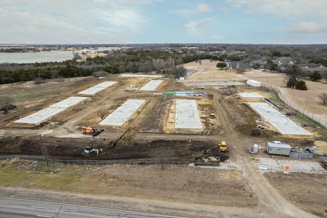 LakeRidge Villas in Ennis, TX - Foto de edificio - Building Photo