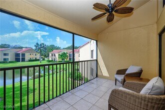 559 Beachwalk Cir in Naples, FL - Building Photo - Building Photo