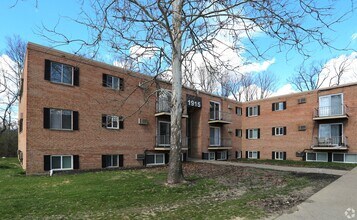 Overlook at Wyoming! Newly Renovated. in Cincinnati, OH - Foto de edificio - Building Photo