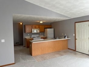 10428 Metalmark Ln, Unit 1 in Roscoe, IL - Foto de edificio - Building Photo