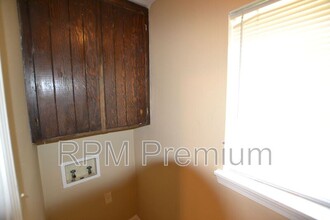 2150 N Sherwood Forest Dr in Baton Rouge, LA - Building Photo - Building Photo