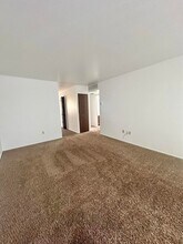 1124 Camellia Dr, Unit 3 in Munster, IN - Building Photo - Building Photo
