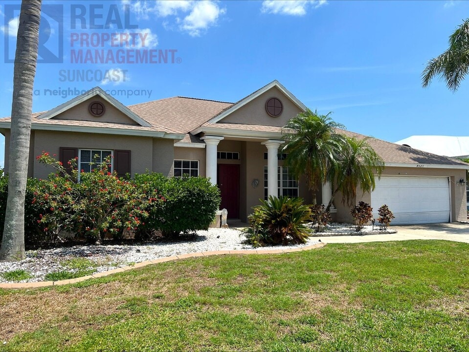 8521 30th St E in Parrish, FL - Building Photo