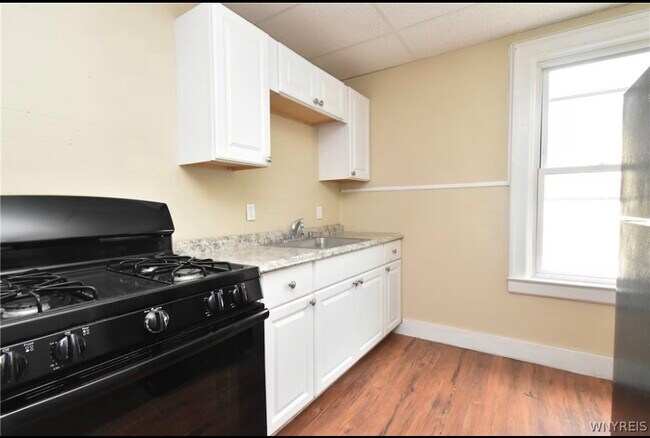 28 Red Jacket Pky, Unit #2 in Buffalo, NY - Building Photo - Building Photo