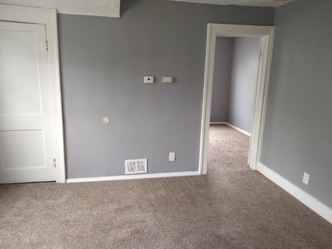 8066 Packard Ave in Warren, MI - Building Photo - Building Photo