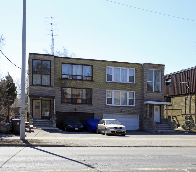 437-439 Wilson Ave in Toronto, ON - Building Photo