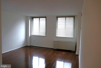 801 N Pitt St in Alexandria, VA - Building Photo - Building Photo