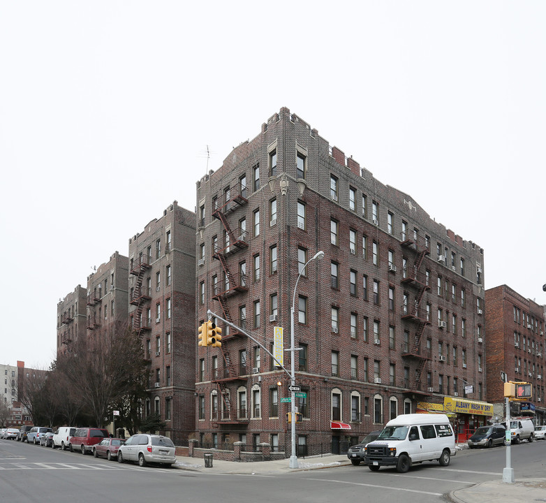 621 Lefferts in Brooklyn, NY - Building Photo