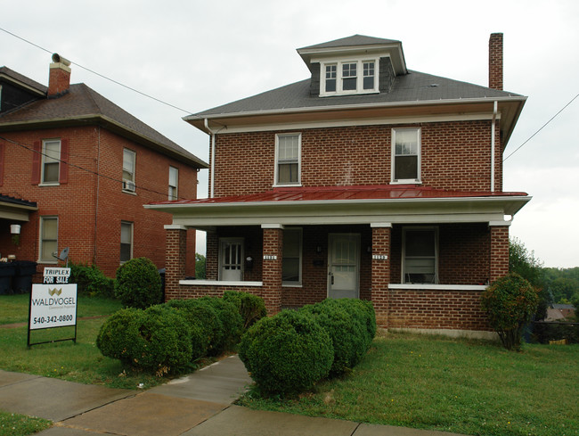 1131 Wasena Ave SW in Roanoke, VA - Foto de edificio - Building Photo
